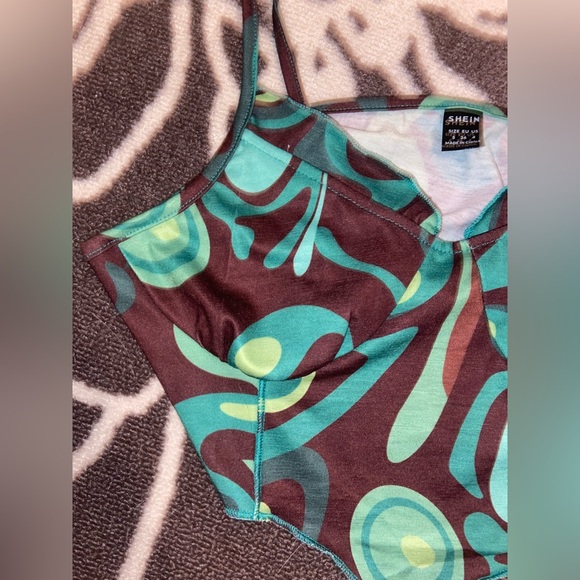 Patterned Tank Top - Picture 3 of 4